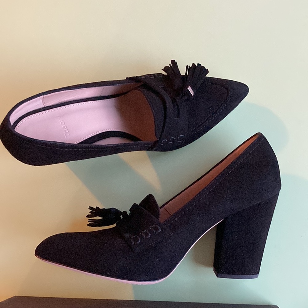 Theory black suede chunky heel loafer new in box size 39.5 or about an 8.5/9
